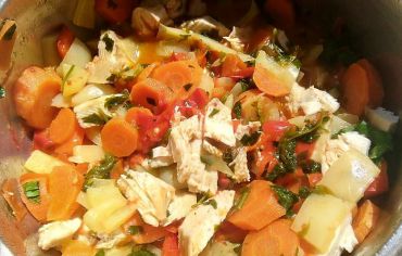 Mancare de legume și piept de pui - o rețetă potrivită în dieta FODMAP